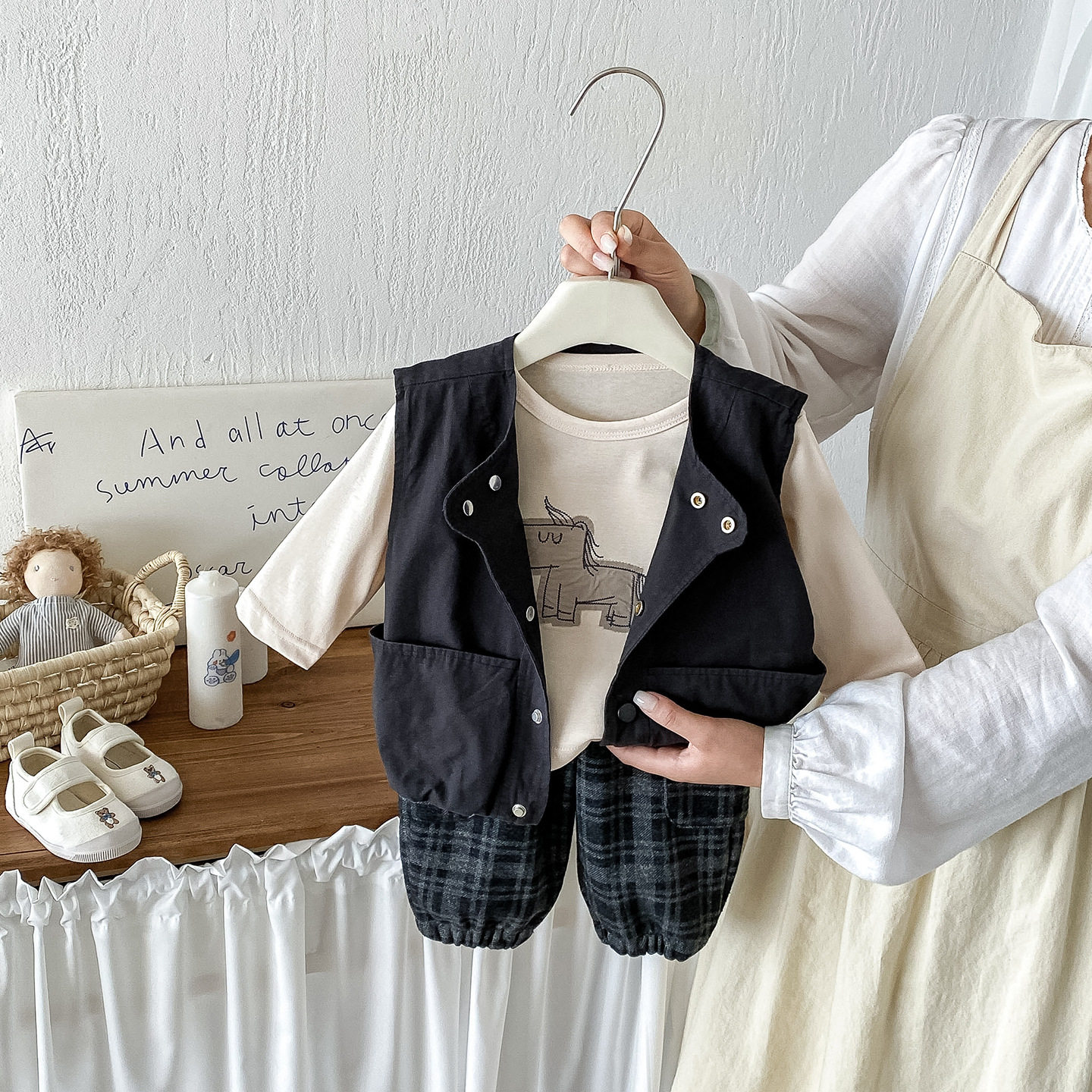 男宝宝卡通上衣马甲束脚裤三件套