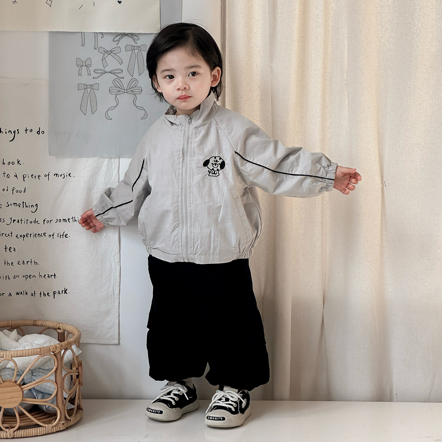 男童春装新款薄款外套宝宝卡通刺绣洋气拉链衫儿童立领夹克风衣潮