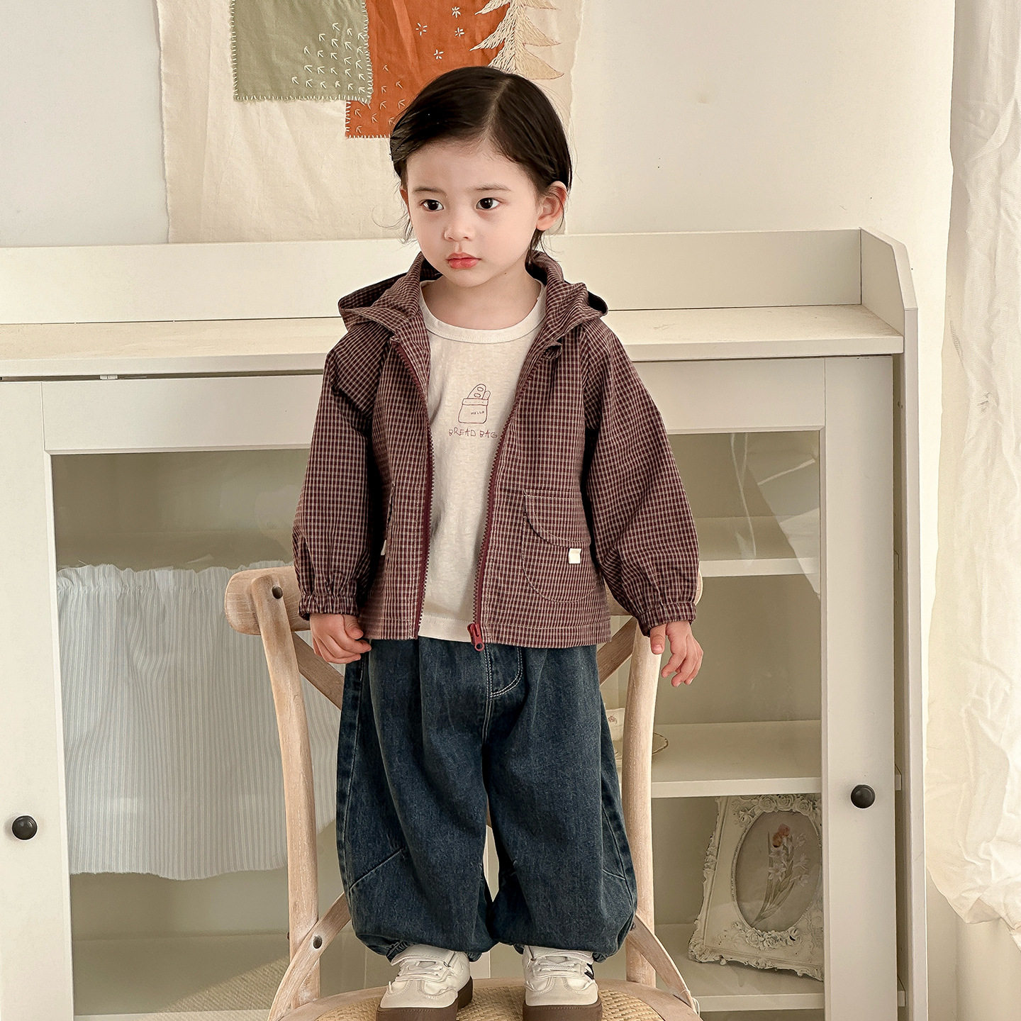 男童春装外套2026新款儿童连帽格子冲锋衣小童百搭痞帅防风上衣潮