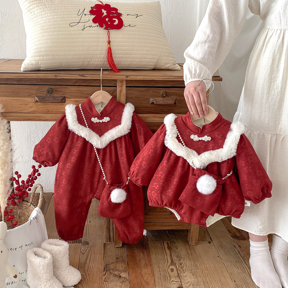 宝宝加绒加厚拜年服冬装大红色喜庆包屁衣婴儿保暖连体衣外出抱衣