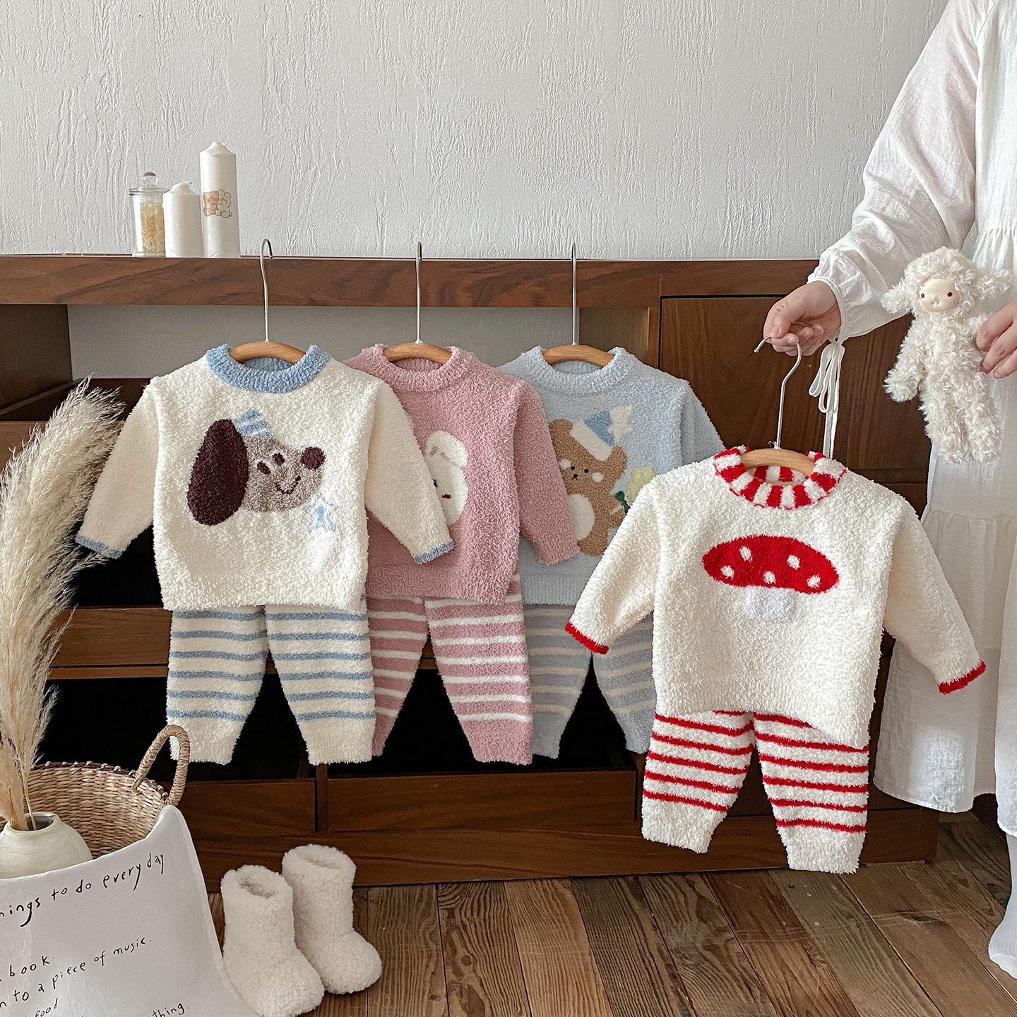 婴儿秋冬加厚保暖双面绒睡衣套装