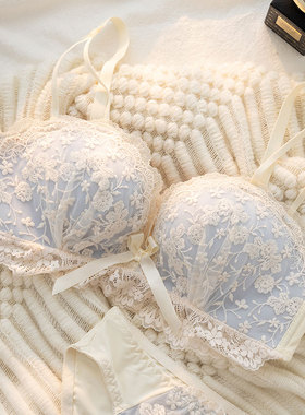 半杯小胸聚拢内衣女加厚手掌杯显大不空杯胸罩aa杯少女文胸套装