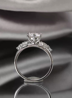 柏林情书莫桑石钻女款戒指高级轻奢时尚百搭结婚定亲