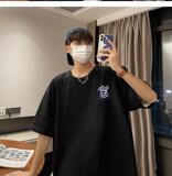 黑色