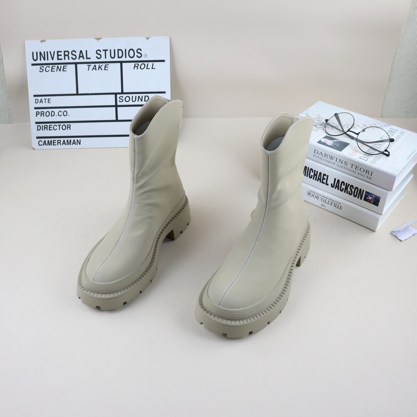 19秋冬季新款撤柜单里粗跟厚底后拉链V口时尚百搭显瘦女瘦瘦短靴