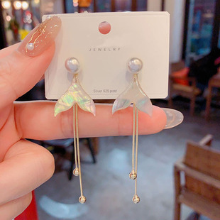 时尚长款珍珠鱼尾耳环女简约设计感网红流苏耳钉个性银针耳饰心形