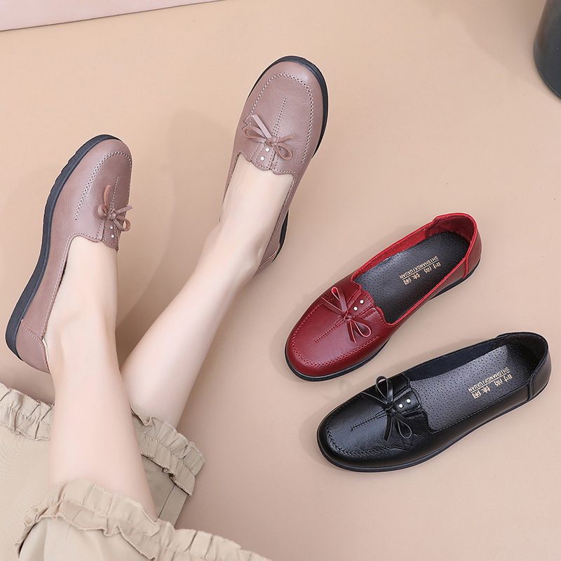 春秋新款蝴蝶结妈妈鞋单鞋女中老年舒适中年女鞋老人防滑平底皮鞋
