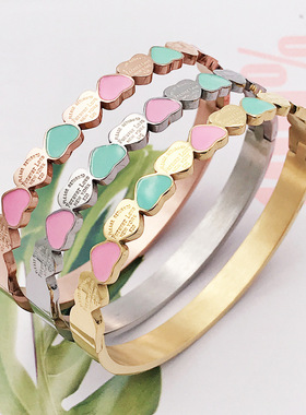 新款时尚三色爱心形手镯钛钢镀18k金学院风女手环不锈钢饰品