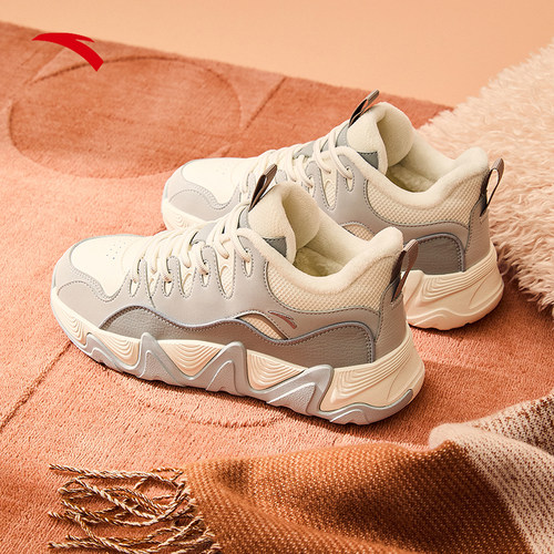 安踏经典潮流女子板鞋