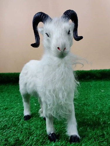 Год моделирования талисмана овец, пятилажных национальных ремесел из малых животных, домашнее украшение внутренней Монголии.