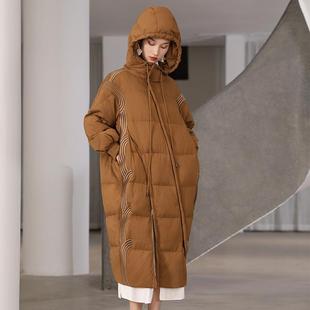 界内界外小众设计感连帽加厚刺绣茧型宽松长款 保暖羽绒服J33Y719