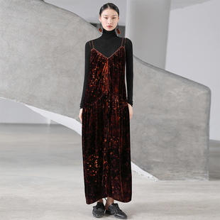 界内界外原创显瘦复古印花丝绒气质时尚 连衣裙J33Q772 吊带长款