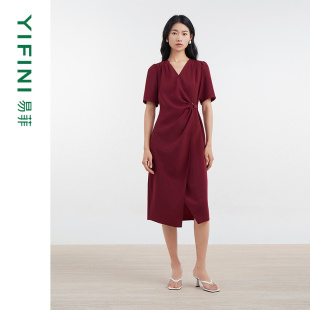 易菲V领短袖 Yifini 收褶显瘦气质连衣裙2025夏D04Y1406 专柜同款