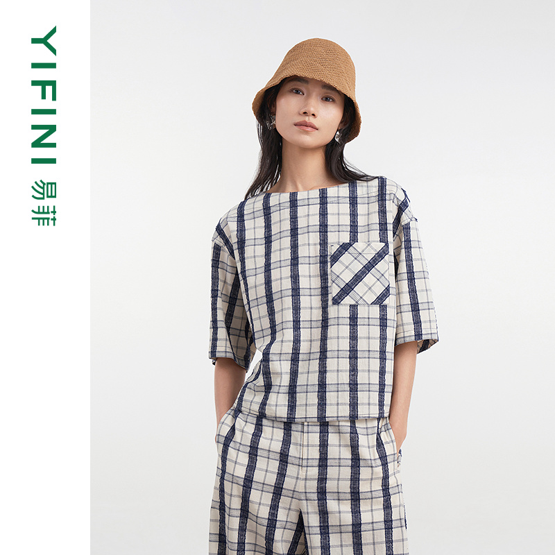 易菲木棉一字领格纹宽松文艺小衫