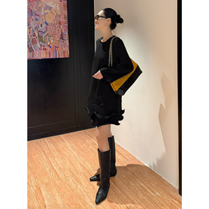 紫紫 隽永花边裙 可持续优雅连衣裙减龄阔摆花瓣绒里长袖卫衣裙女