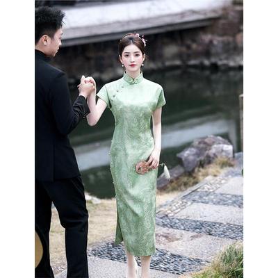 绿色真丝旗袍高端大气新中式订婚礼服日常可穿