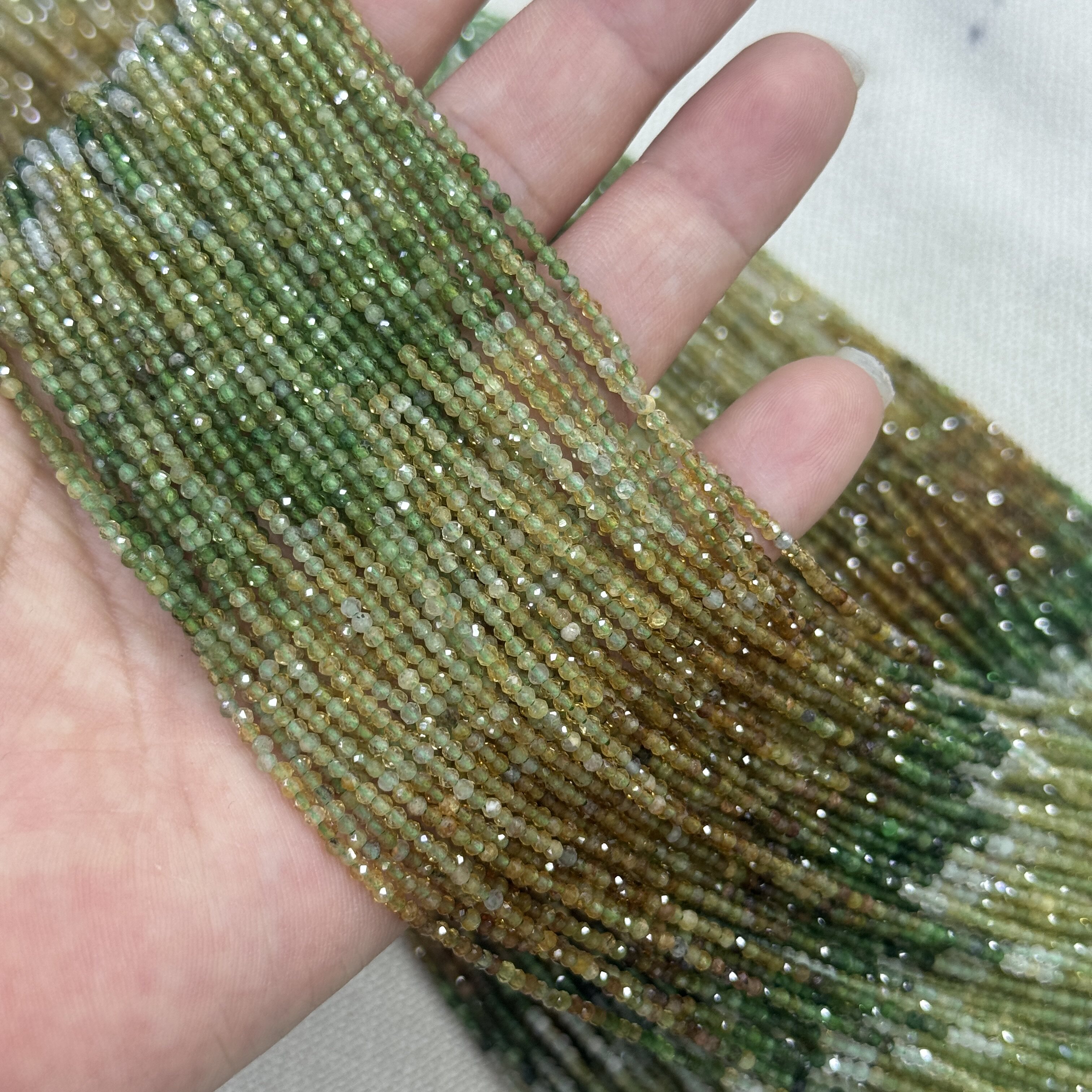 2mm天然渐变色黄绿碧玺切面圆珠散珠半成品DIY项链手链配珠