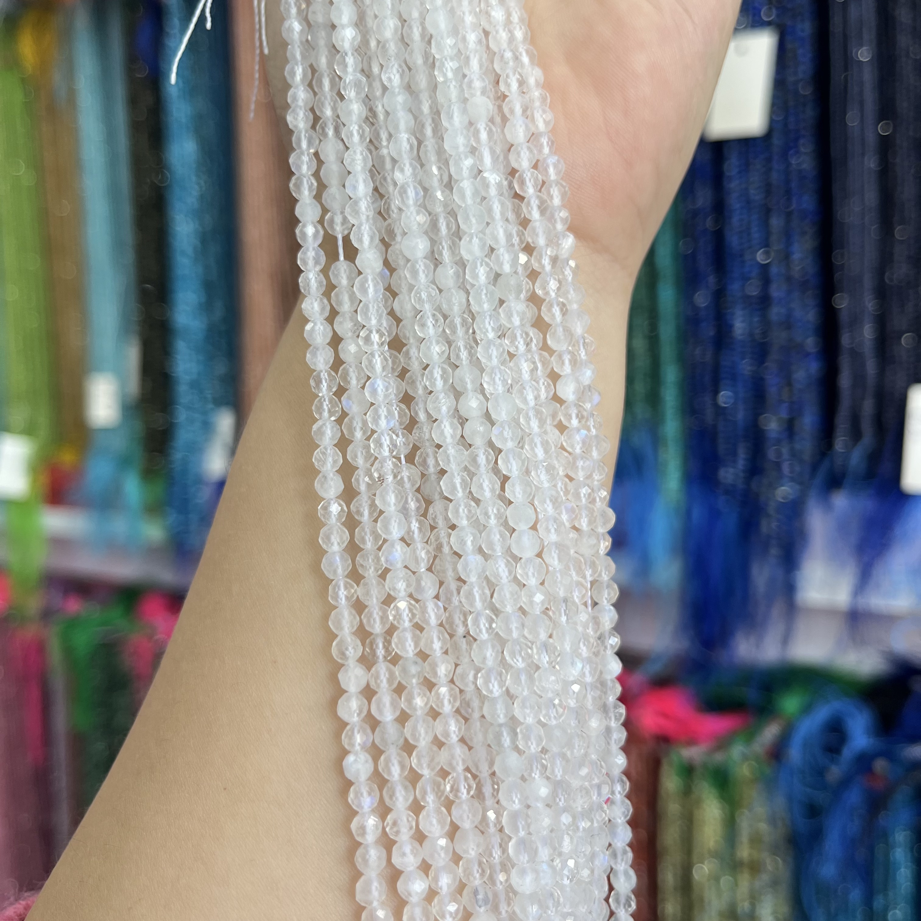 天然白月光闪光石刻面足球面散珠