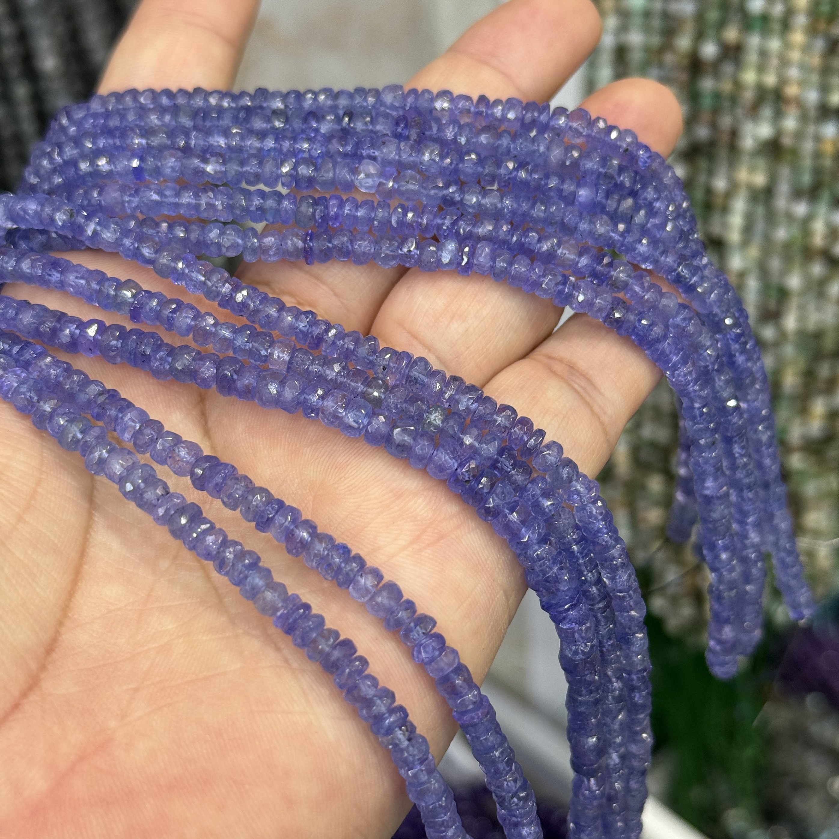 纯天然坦桑石宝石4mm钻切隔珠车轮珠散珠半成品17cm长DIY手链配珠