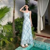 度假收腰小众爆款 新款 长裙潮 甜美气质格子设计吊带连衣裙夏季 法式