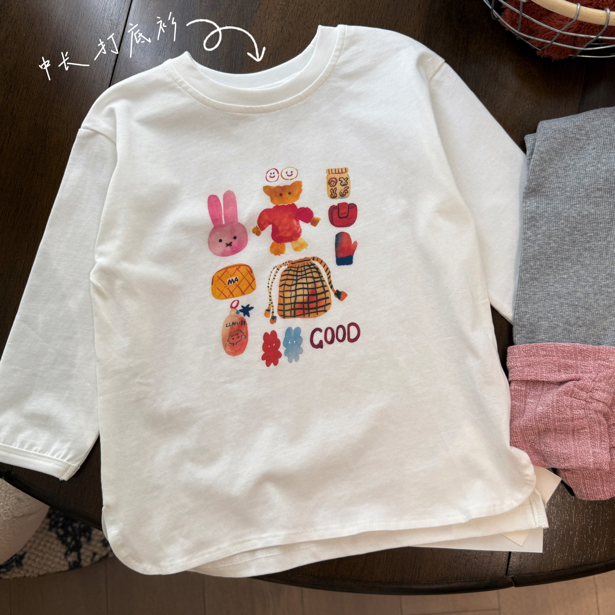 纯棉儿童中长款白色T恤女宝上衣