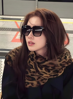 显脸小24ZS墨镜女方形大框瘦脸神器Wellington太阳眼镜遮阳高级感