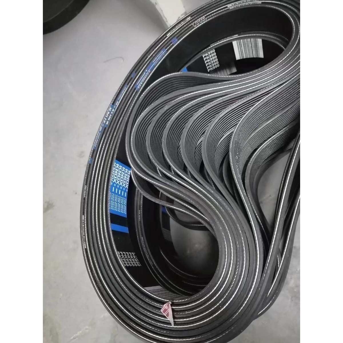 优质橡胶多楔沟带PK1635 1700 1705 1710 1715 1720 1725 1730