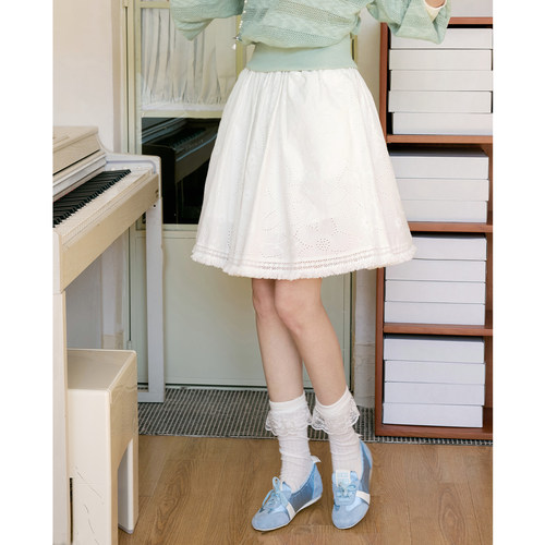 今日艺术家原创2025春夏白色百搭镂空花纹半身裙