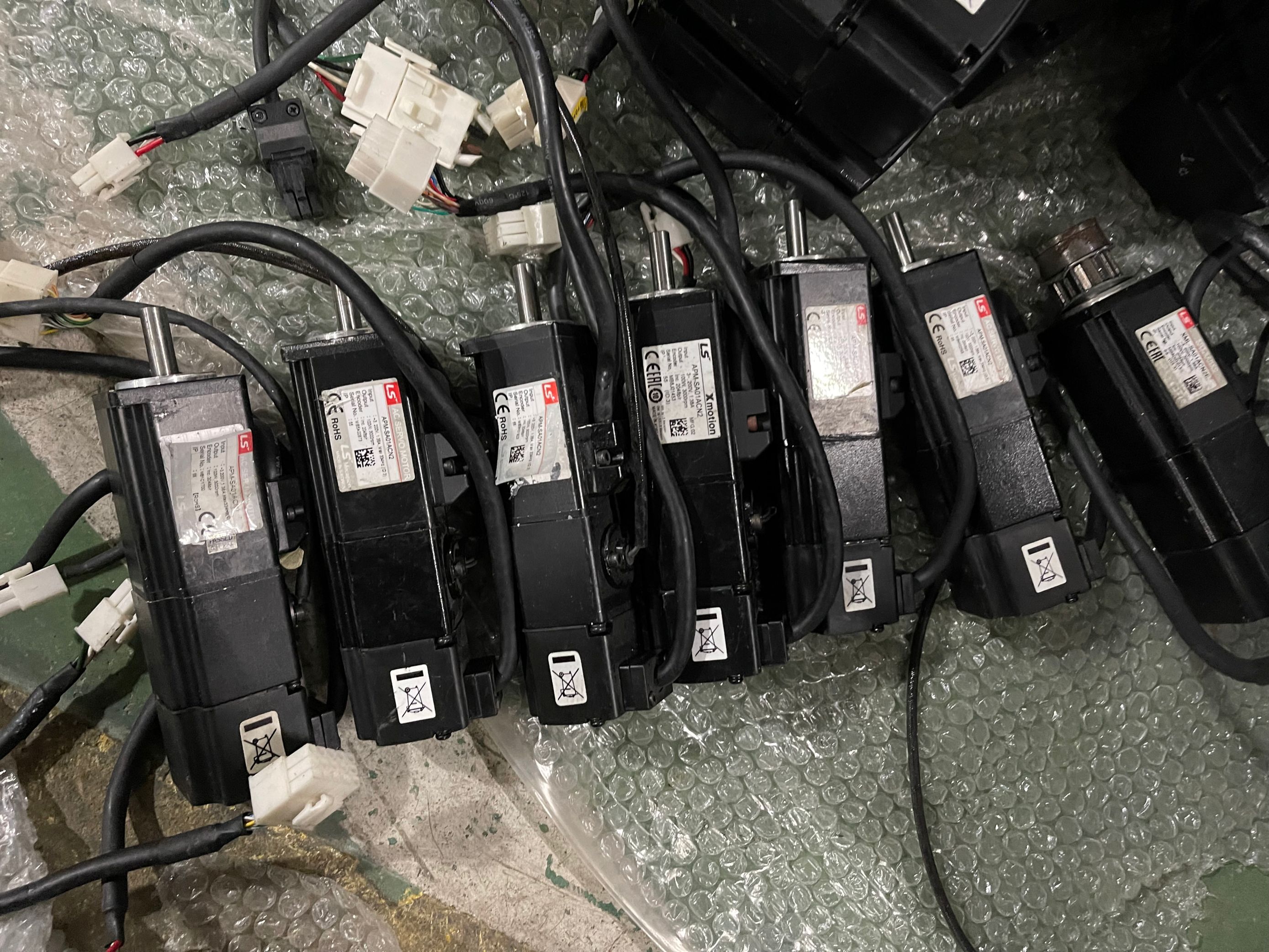 LG伺服电机APM-SA01ACN2