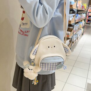 2026新款可爱卡通斜挎包少女大学生百搭轻便单肩包女孩休闲小包包