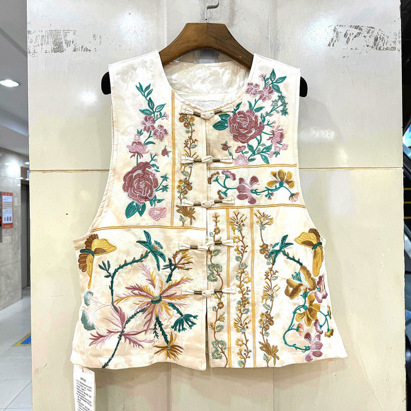 887-5 珍珠盘扣圆领重工复古刺绣花人丝国风马甲外套欧洲站春2026,女装/女士精品,马夹,淘宝优惠券,粉丝福利购,淘宝优惠卷