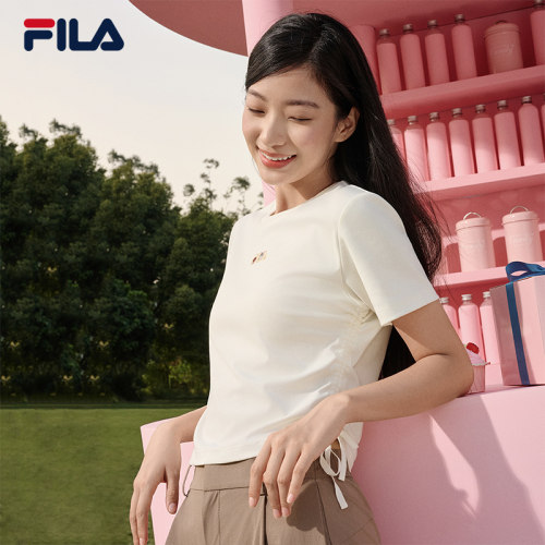 FILA斐乐女子刺绣修身辣妹T恤