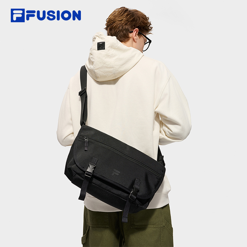 FILA FUSION斐乐包包男挎包2025新款邮差包斜挎包单肩包旅行包女