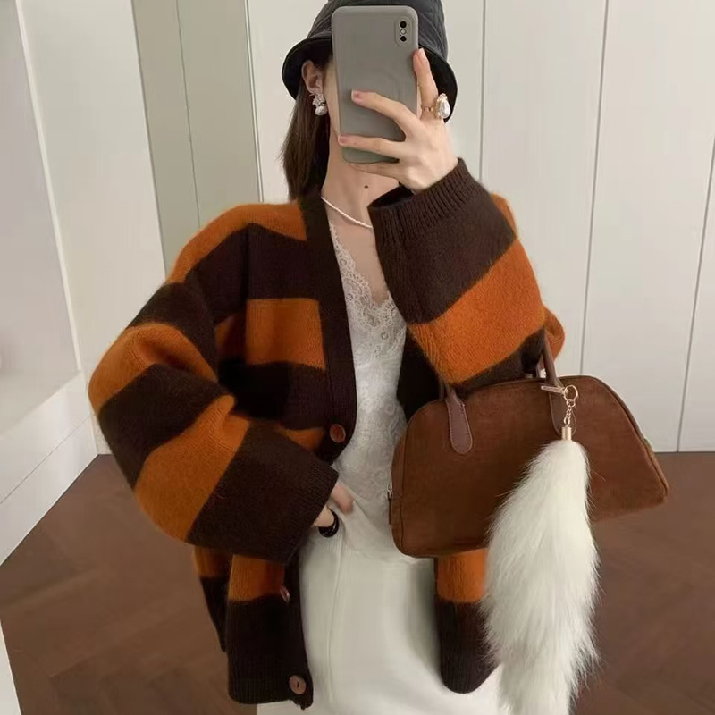 浣熊绒欧洲站秋冬条纹撞色毛衣