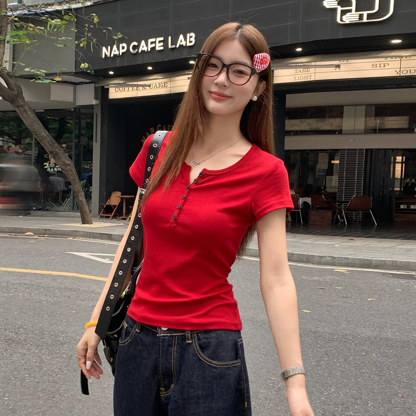 龙妹红色V领正肩短袖T恤女夏外穿2026新款韩系穿搭修身显瘦小上衣