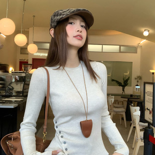 龙妹家白色圆领羊绒打底衫毛衣女内搭2026冬新款高级修身针织上衣