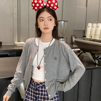 慵懒刺绣圆领针织开衫