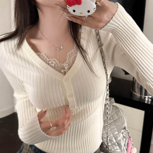 蕾丝针织打底衫女外穿2026春秋新款V领毛衣内搭洋气独特修身上衣