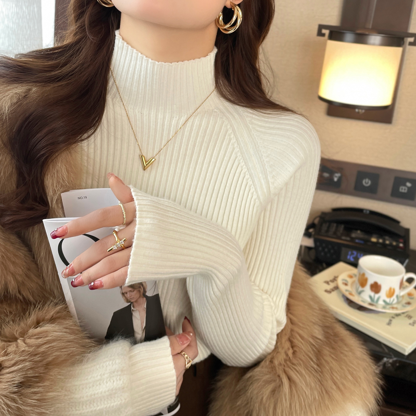 【绝美内搭】杏色高领打底衫