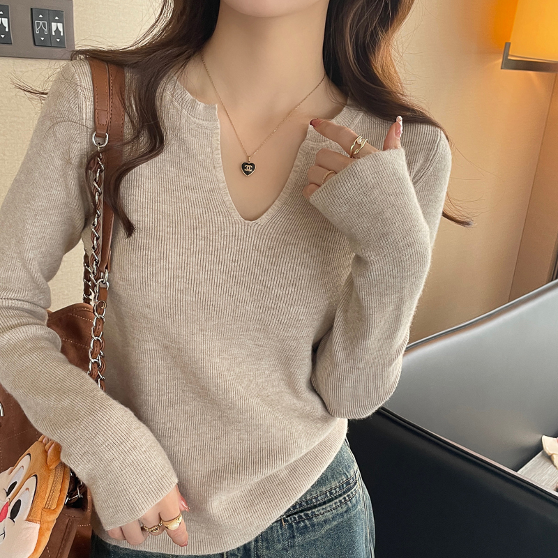 【休闲百搭】燕麦色V领打底衫