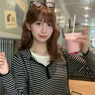 龙妹家黑色条纹假两件针织衫女外穿2026新款早春漂亮连帽上衣打底