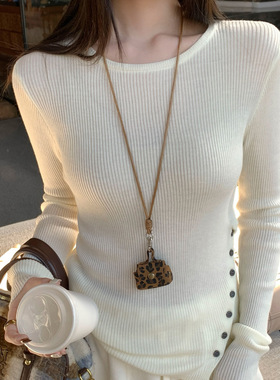 龙妹羊绒白色针织打底衫毛衣女内搭2025冬新款独特设计感修身上衣