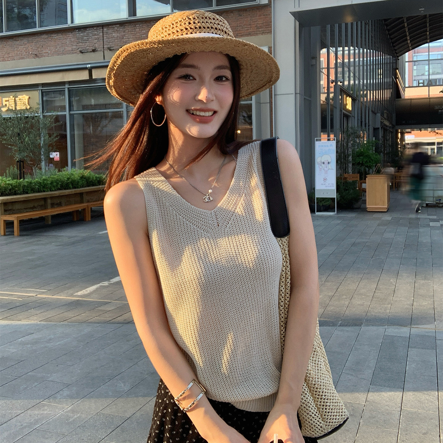 龙妹家杏色镂空亚麻吊带背心女夏外穿2026新款凉感针织衫无袖上衣