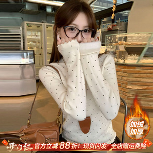 龙妹白色半高领加绒加厚打底衫女内搭毛衣2026春新款波点针织上衣