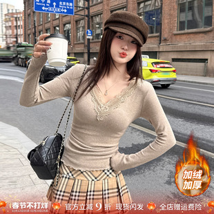 龙妹家咖色V领蕾丝加绒打底衫女士内搭2025冬新款修身长袖T恤上衣