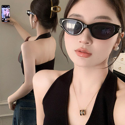 龙妹家绝美挂脖吊带上衣女外穿高级感夏新款黑色无袖针织美背背心
