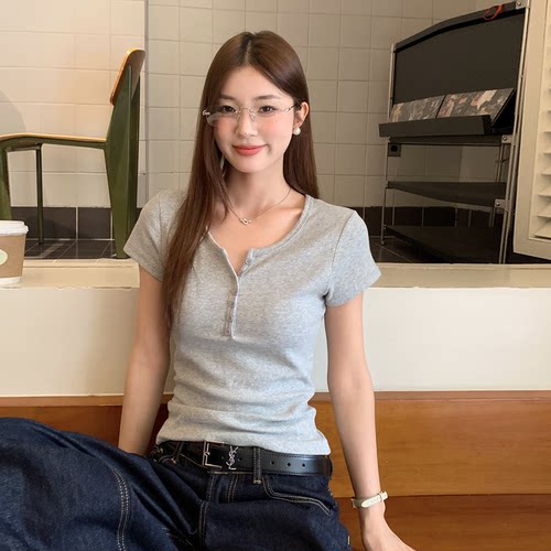【修身不紧绷】亨利领T恤女百搭