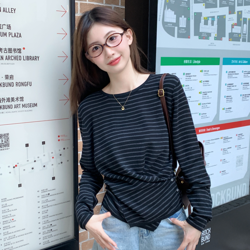 灰色条纹圆领针织衫女设计感收腰