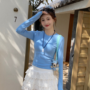 蓝色长袖T恤女内搭2025春夏季新款高级感打底衫修身短款正肩上衣