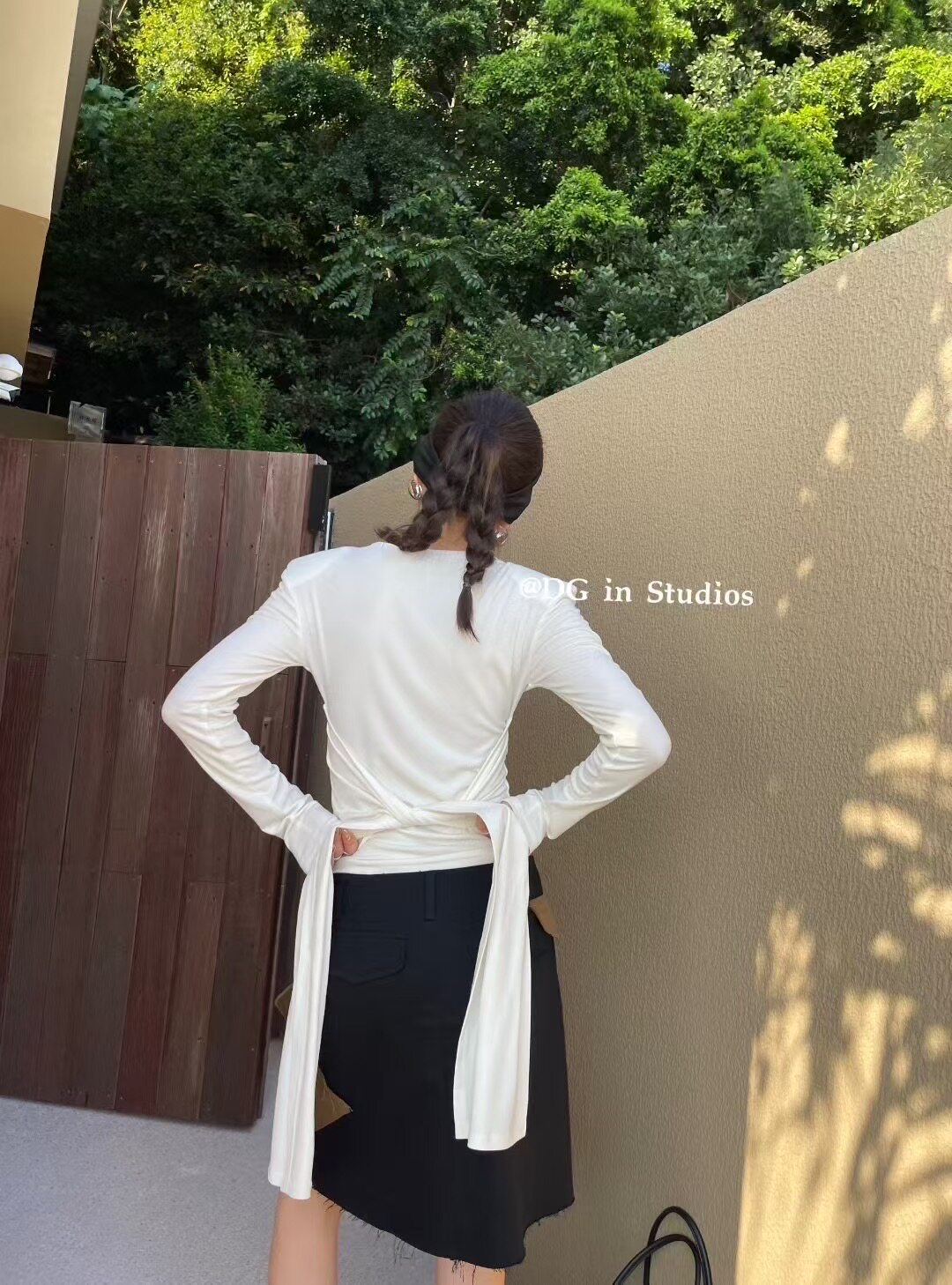 十三行DG正版 早秋新款后背绑带紧身弹力长袖T恤打底女